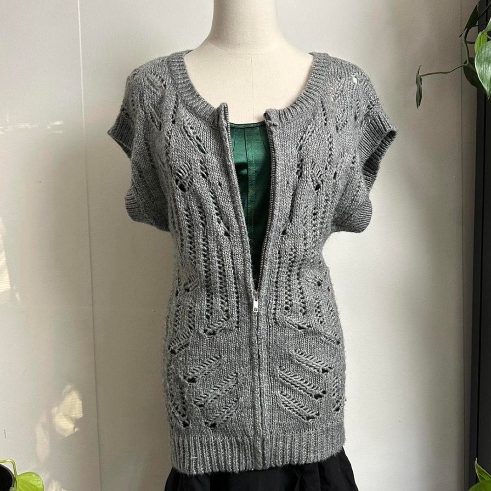 Vintage Forever 21 Love 21 Grey Zip Up Short Sleeve Sweater Cardigan Vest Small